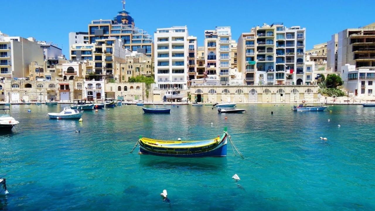 Luxe Apartment With Valletta And Harbour Views Sliema Exterior photo