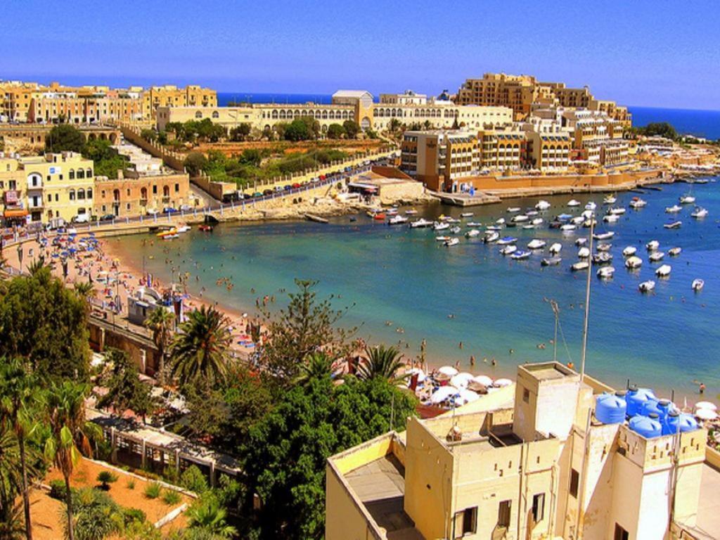 Luxe Apartment With Valletta And Harbour Views Sliema Exterior photo