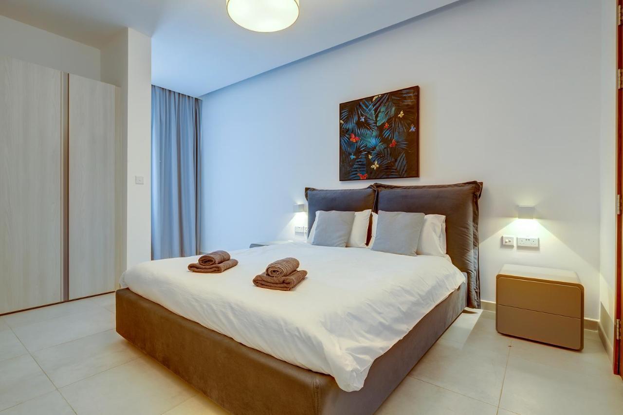 Luxe Apartment With Valletta And Harbour Views Sliema Exterior photo